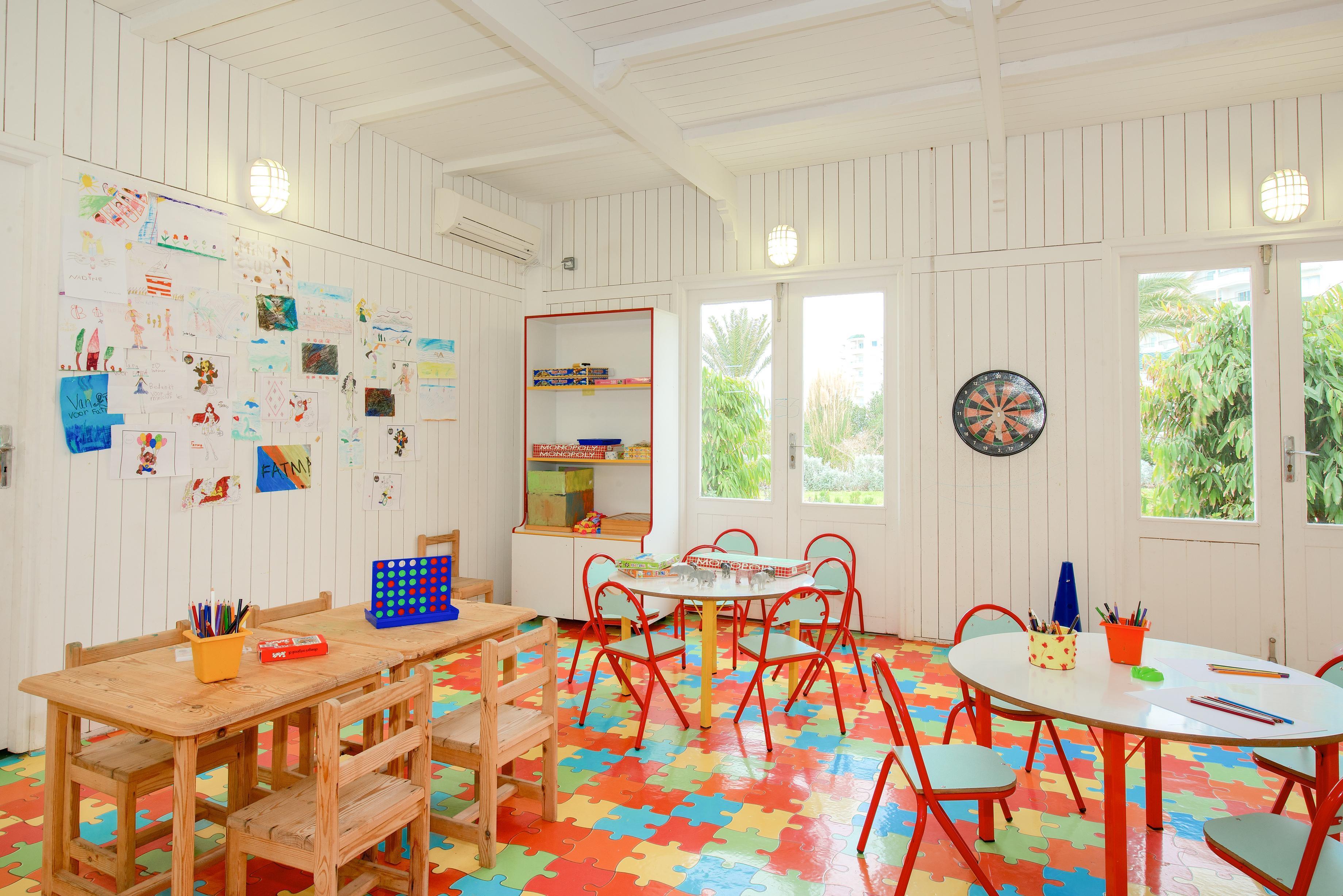 Hotel Iberostar Selection Royal El Mansour Mahdia Esterno foto A classroom at the school