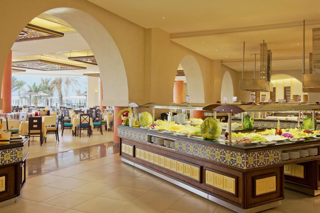 Hotel Iberostar Selection Royal El Mansour Mahdia Ristorante foto The buffet at the hotel